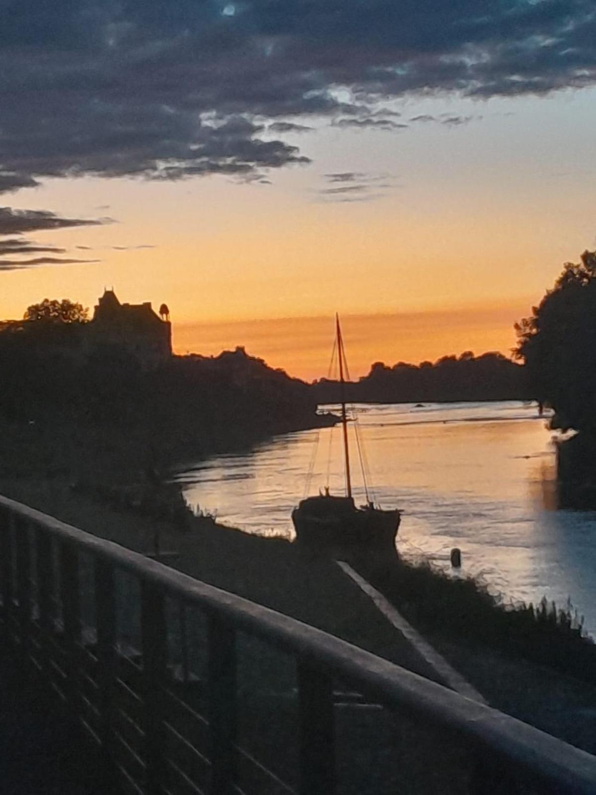 Le Clos Du Prieure Montjean-sur-Loire Exteriör bild